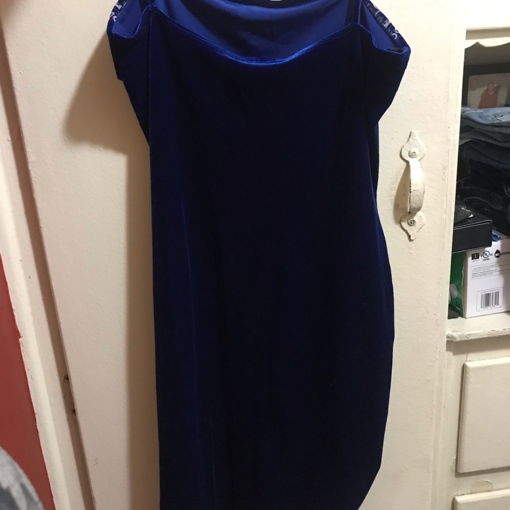 Dress - Picture 2 of 2